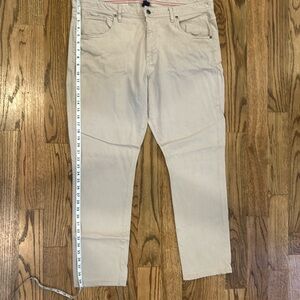 Jonnie -O men’s khaki pant size 40x32.